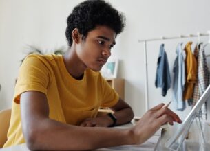 How eLearning in High School - Feature Image