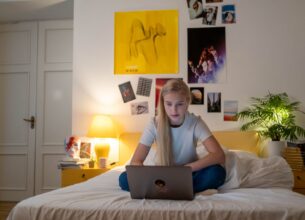 Teen Girl Online School