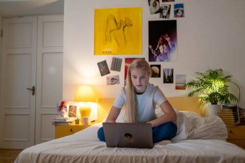 Teen Girl Online School