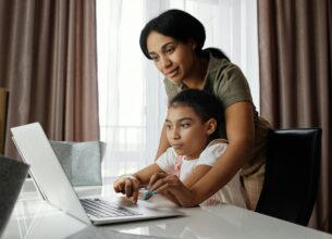 The Role of Parents and Families in Online Schooling Header